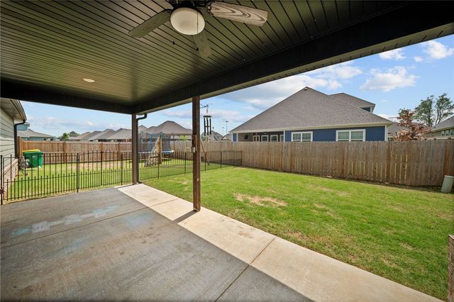 1101 Silver Maple Street, Centerton, AR 72719