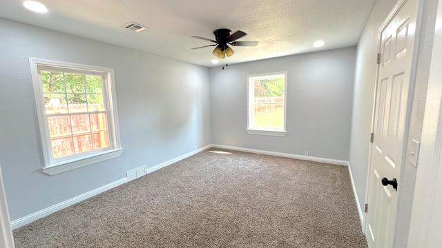 467 W County Street, Monett, MO 65708