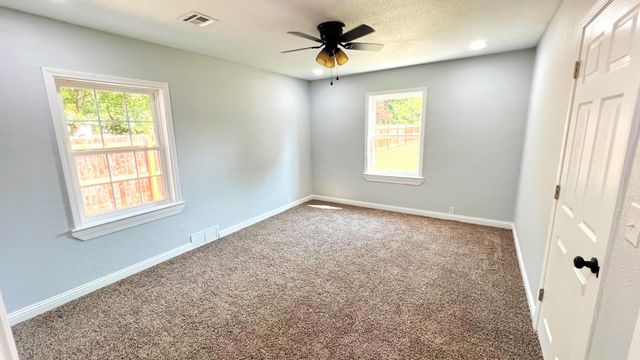 467 W County Street, Monett, MO 65708