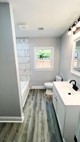 467 W County Street, Monett, MO 65708