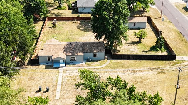 467 W County Street, Monett, MO 65708