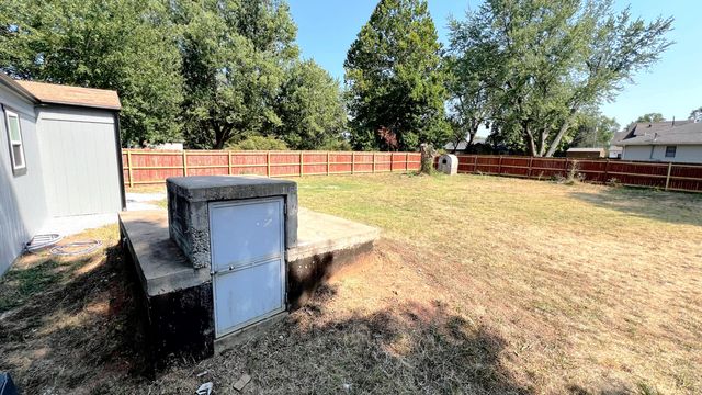 467 W County Street, Monett, MO 65708