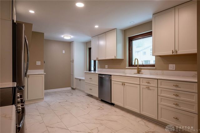 3212 Lenox Drive, Kettering, OH 45429