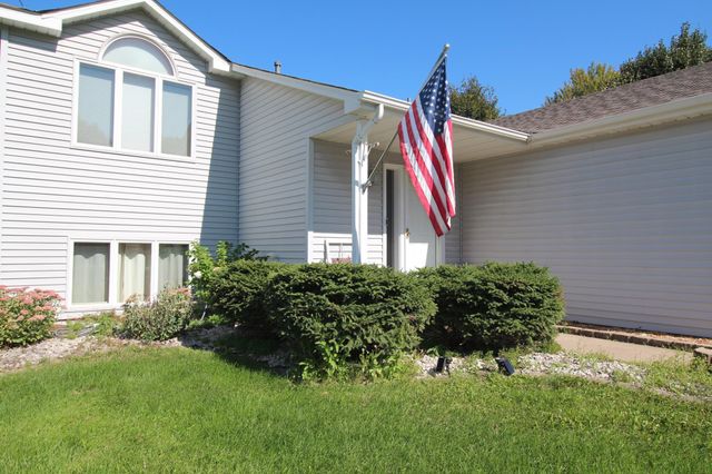 18896 Embers Avenue, Farmington, MN 55024