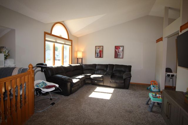 18896 Embers Avenue, Farmington, MN 55024