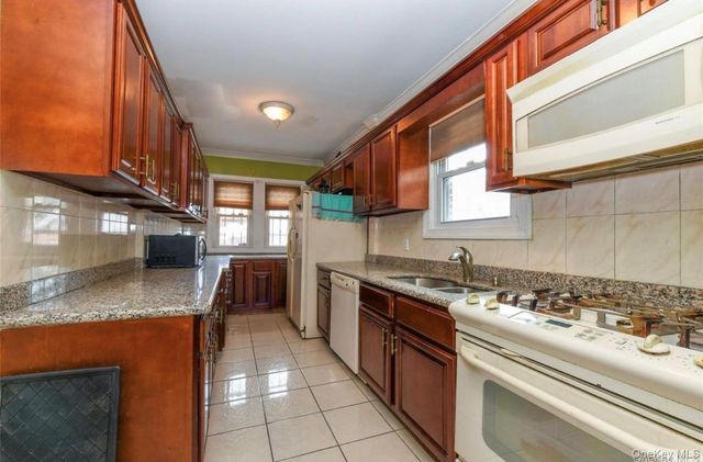 8259 172nd Street, Jamaica Hills, NY 11432