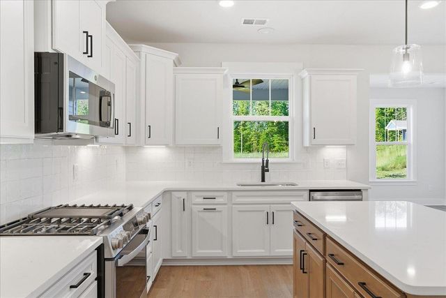446 Amaryllis Lane, Woodruff, SC 29388