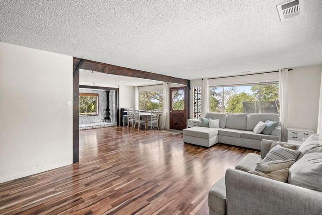 340 Hillside Road, San Juan Bautista, CA 95045