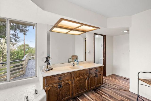 340 Hillside Road, San Juan Bautista, CA 95045