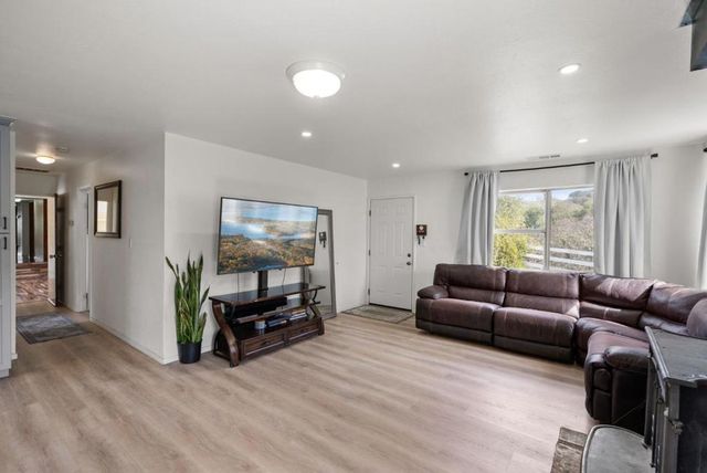 340 Hillside Road, San Juan Bautista, CA 95045