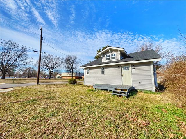 1123 N Greenwich Avenue, Russellville, AR 72801