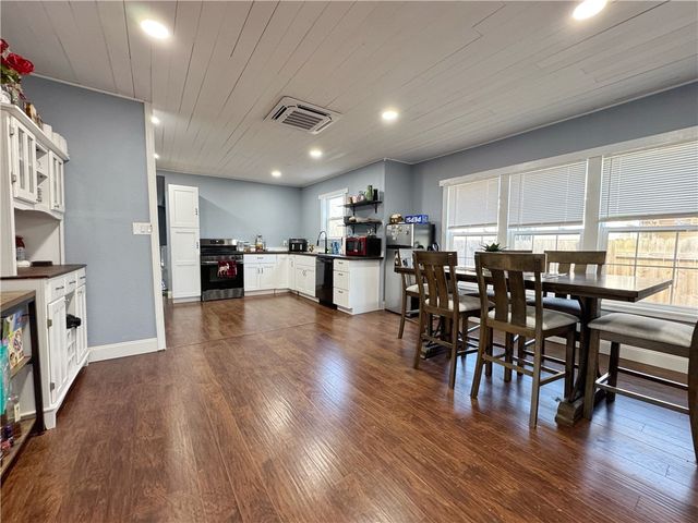 1123 N Greenwich Avenue, Russellville, AR 72801