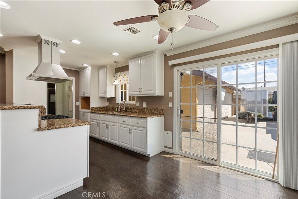 Image 17 of property listing at 232 N Aspan, Azusa, CA 91702