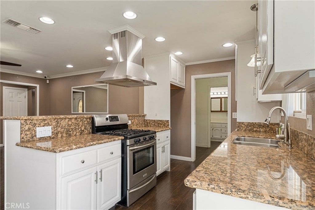 Image 19 of property listing at 232 N Aspan, Azusa, CA 91702