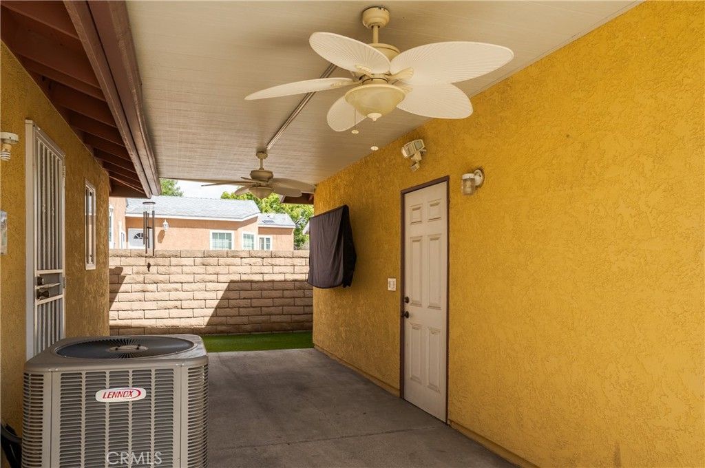 Image 25 of property listing at 232 N Aspan, Azusa, CA 91702