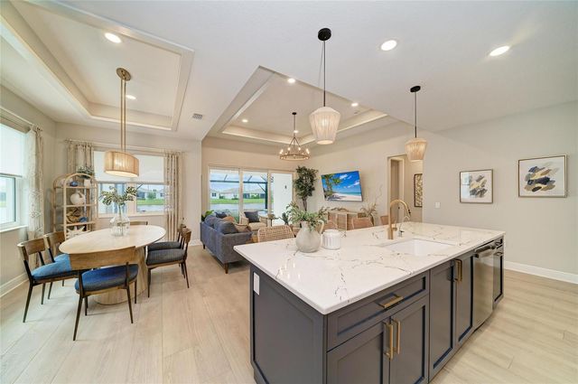 8079 SLIPWAY DR, Sarasota, FL 34240