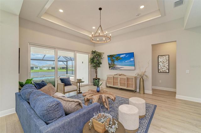 8079 SLIPWAY DR, Sarasota, FL 34240
