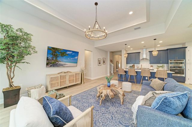 8079 SLIPWAY DR, Sarasota, FL 34240