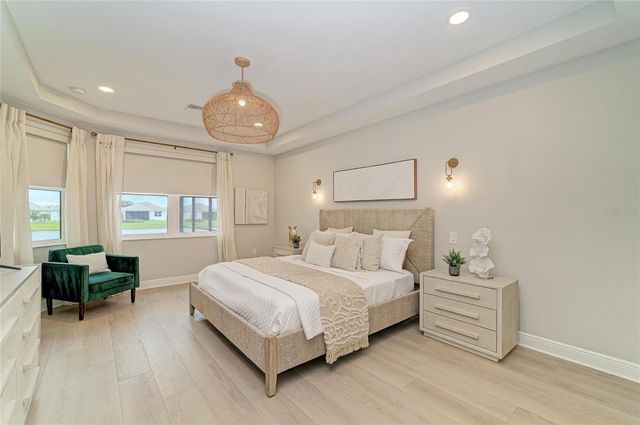 8079 SLIPWAY DR, Sarasota, FL 34240