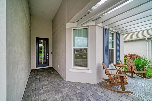 8079 SLIPWAY DR, Sarasota, FL 34240