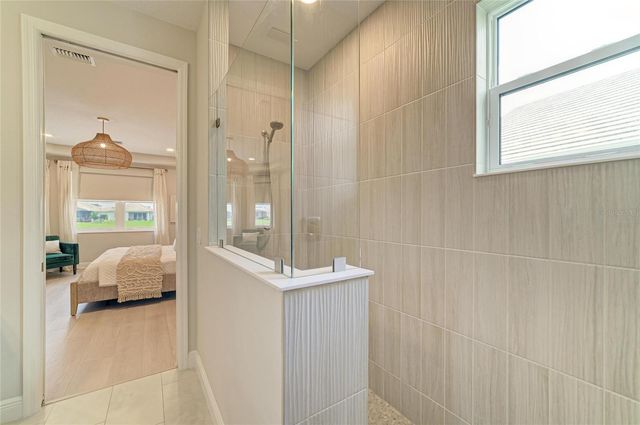 8079 SLIPWAY DR, Sarasota, FL 34240