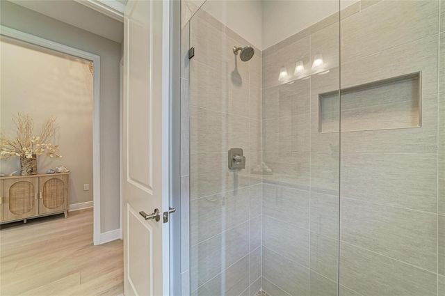 8079 SLIPWAY DR, Sarasota, FL 34240