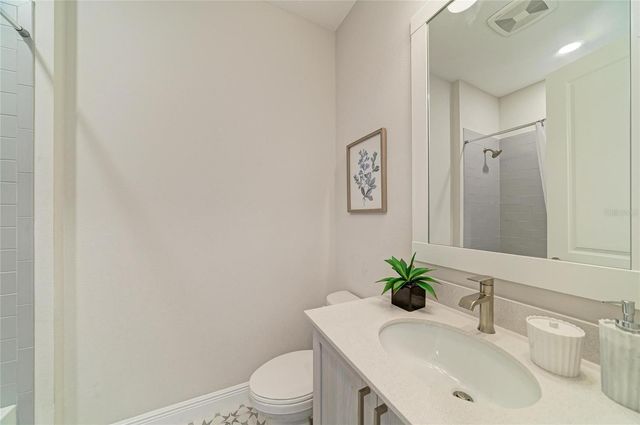 8079 SLIPWAY DR, Sarasota, FL 34240