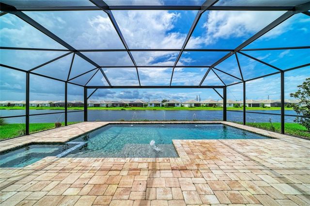 8079 SLIPWAY DR, Sarasota, FL 34240