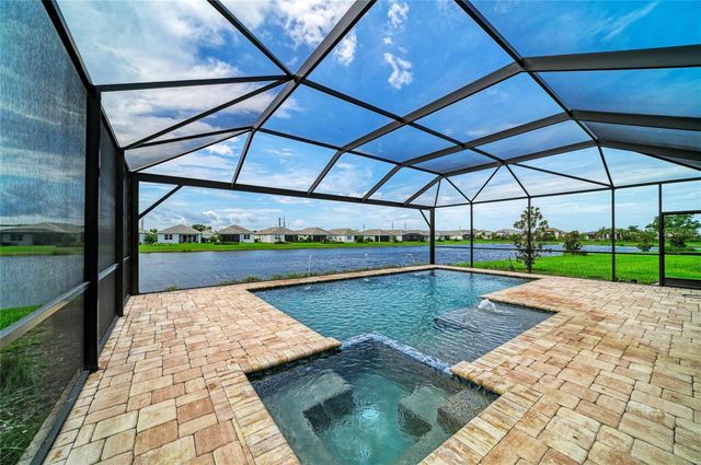 8079 SLIPWAY DR, Sarasota, FL 34240