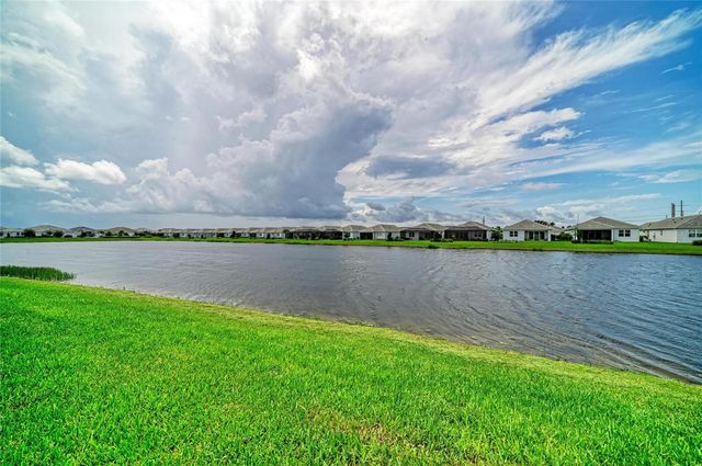 8079 SLIPWAY DR, Sarasota, FL 34240