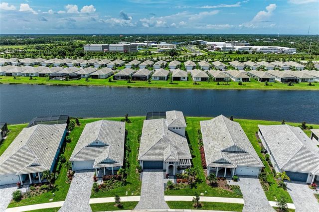 8079 SLIPWAY DR, Sarasota, FL 34240
