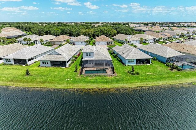 8079 SLIPWAY DR, Sarasota, FL 34240