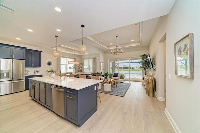 8079 SLIPWAY DR, Sarasota, FL 34240