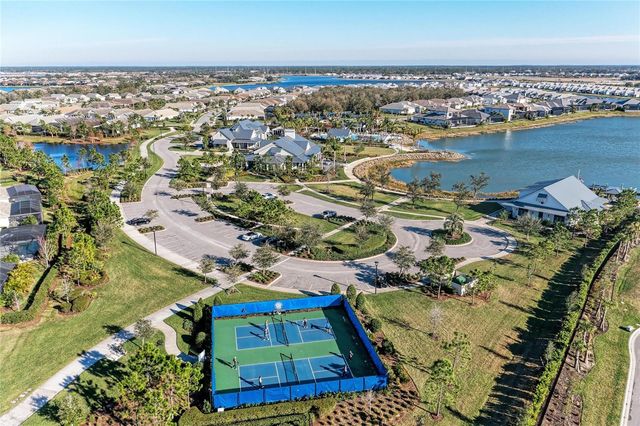 8079 SLIPWAY DR, Sarasota, FL 34240