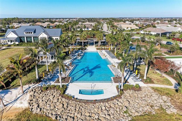 8079 SLIPWAY DR, Sarasota, FL 34240