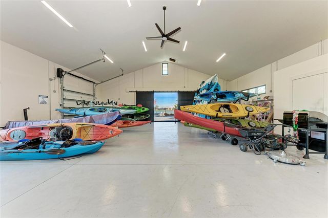 8079 SLIPWAY DR, Sarasota, FL 34240