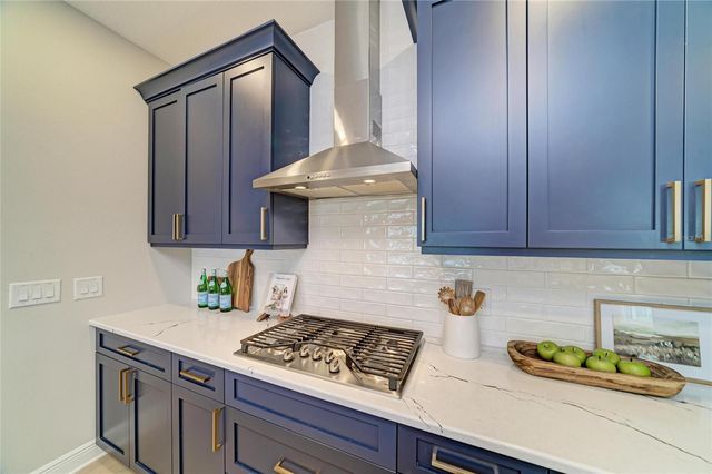 8079 SLIPWAY DR, Sarasota, FL 34240