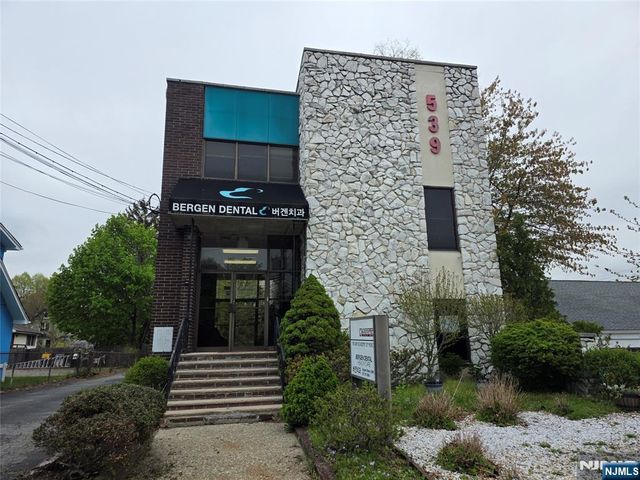 539 Durie Avenue 2nd fl, Closter, NJ 07624