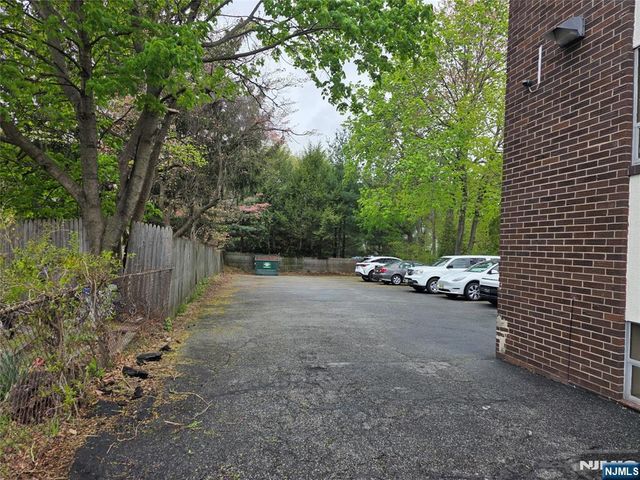 539 Durie Avenue 2nd fl, Closter, NJ 07624