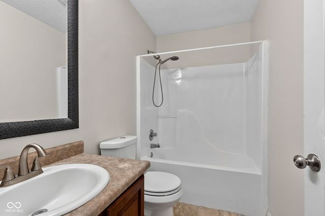 3923 Planewood Drive, Indianapolis, IN 46235