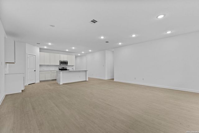 2299 Fort Davis Pass, Marion, TX 78124