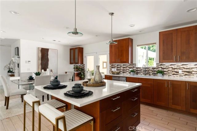 13927 Otsego St, Sherman Oaks, CA 91423