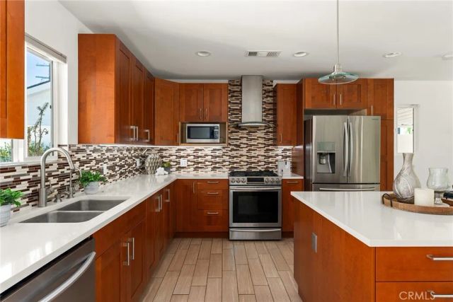 13927 Otsego St, Sherman Oaks, CA 91423