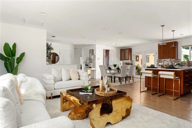 13927 Otsego St, Sherman Oaks, CA 91423