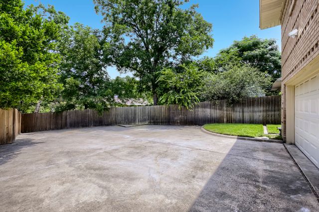 2119 Healey Drive, Dallas, TX 75228