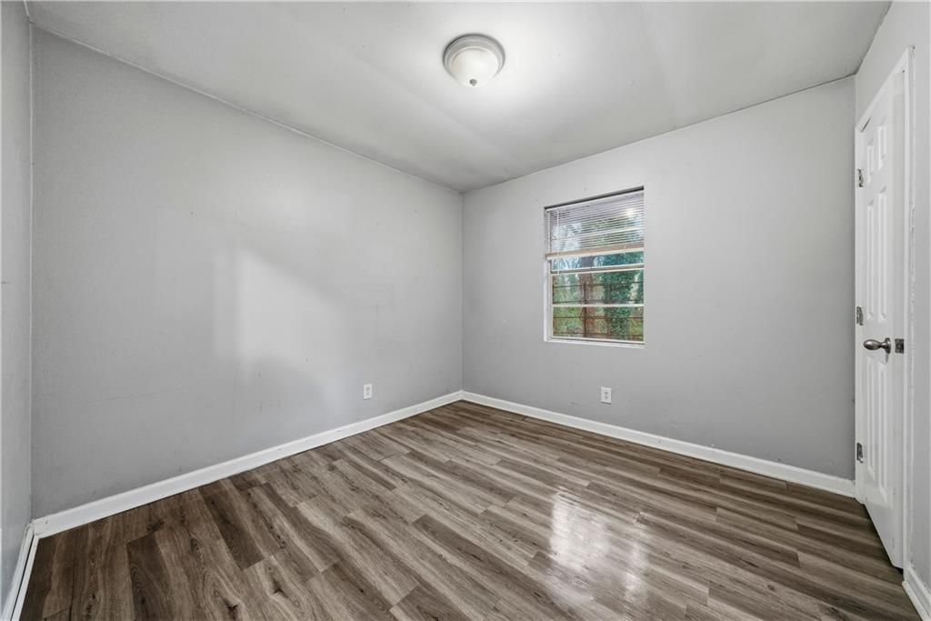 Image 16 of property listing at 6401 Raymond Terrace, Union City, GA 30291