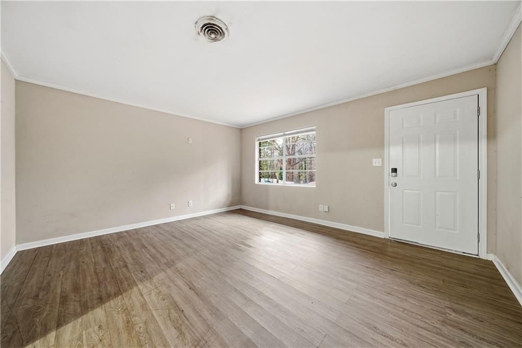 Image 3 of property listing at 6401 Raymond Terrace, Union City, GA 30291