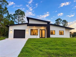 712 Bumby ST E, Lehigh Acres, FL 33974