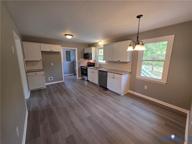 7613 Squirrel Level Rd, North Dinwiddie, VA 23805