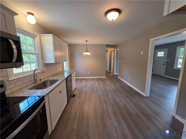 7613 Squirrel Level Rd, North Dinwiddie, VA 23805